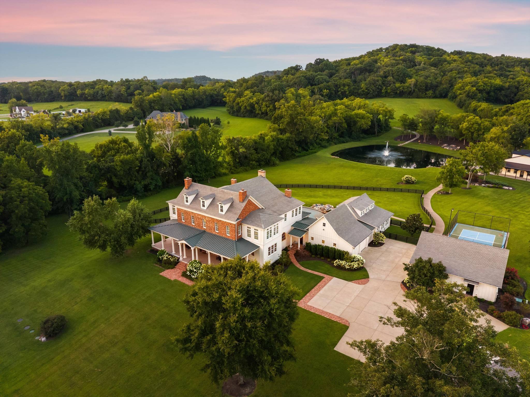 4810 Scenic Oaks Ln, Thompsons Station, TN 37179