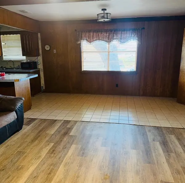 709 Oakbluff Drive, Lancaster, TX 75146