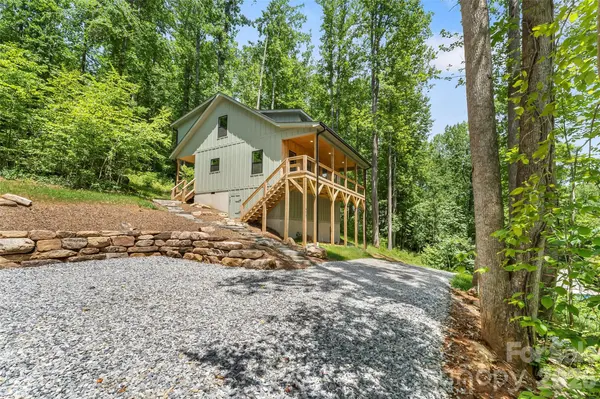511 Blue Ridge DR N, Marion, NC 28752