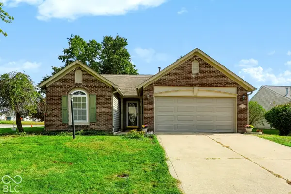 1495 Hedge CT, Greenfield, IN 46140