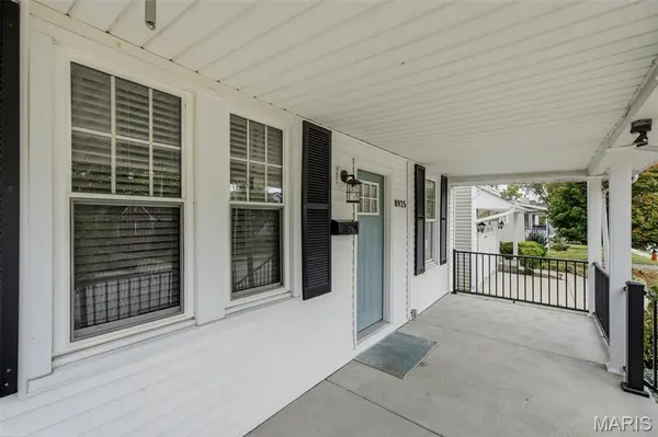 8925 Lawn AVE, St Louis, MO 63144