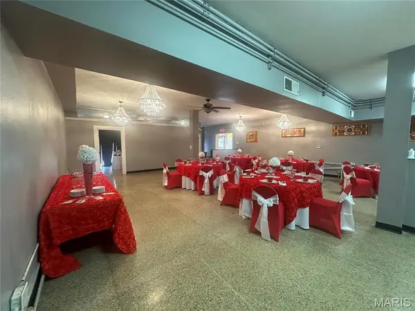 15 S Florissant RD, St Louis, MO 63135
