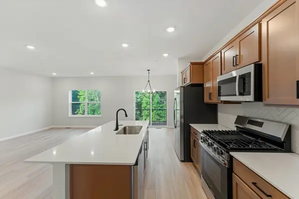 680 Tulare TER, Newport, MN 55055