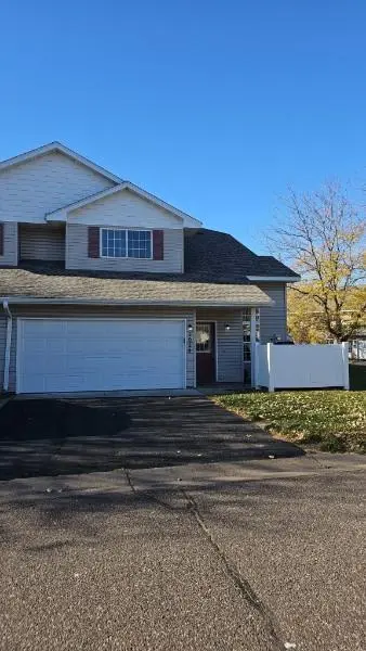 2024 S Cleveland WAY S #2024, Cambridge, MN 55008