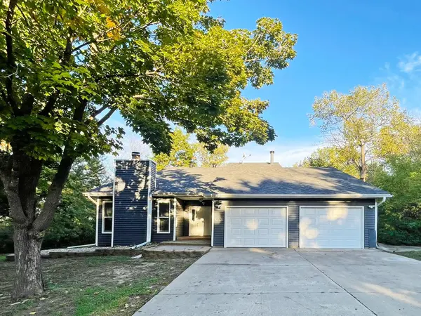 5743 Juneau LN N, Plymouth, MN 55446