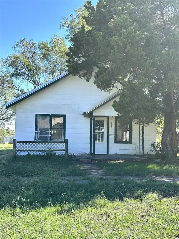808 S Oak, Holdenville, OK 74848