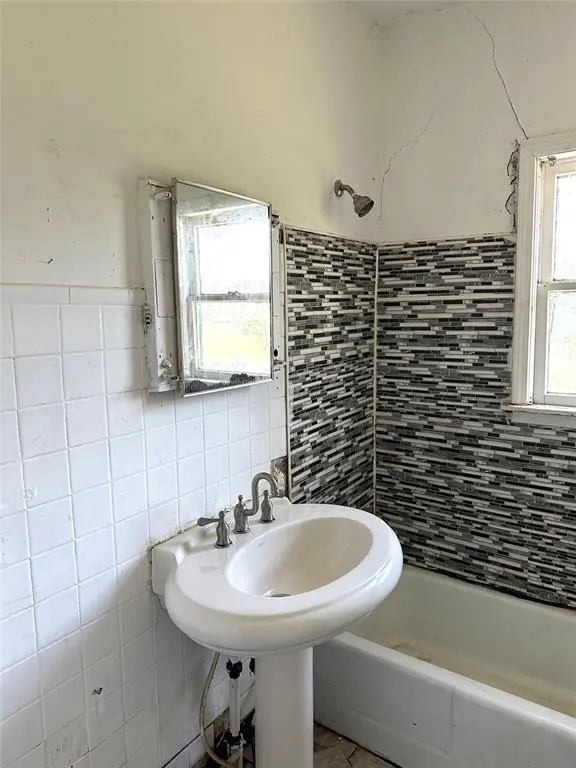 808 S Oak, Holdenville, OK 74848