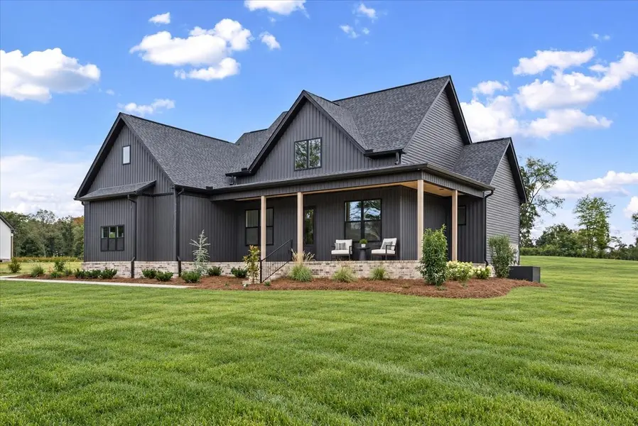 166 Lightfoot Ln, Estill Springs, TN 37330