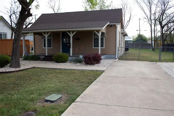 208 Shaw ST, Taylor, TX 76574