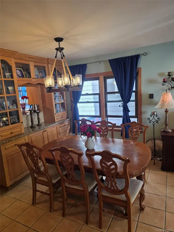 3332 201st ST, Bayside, NY 11361