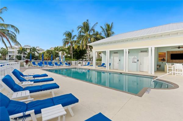 7611 34TH AVE W #301, Bradenton, FL 34209