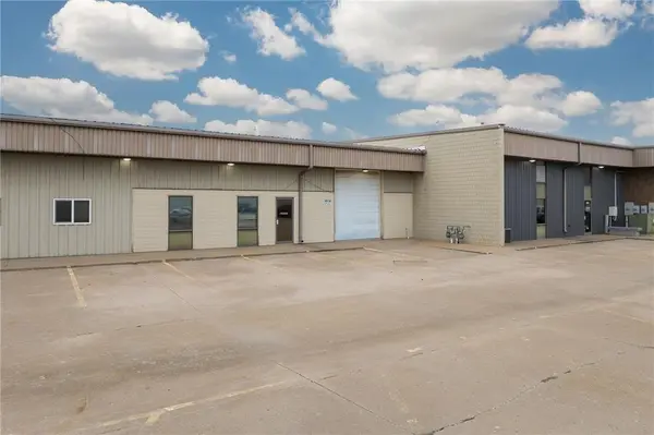 4410 S 40th ST, St Joseph, MO 64503