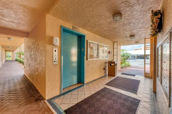 4530 PINEBROOK CIR #208, Bradenton, FL 34209