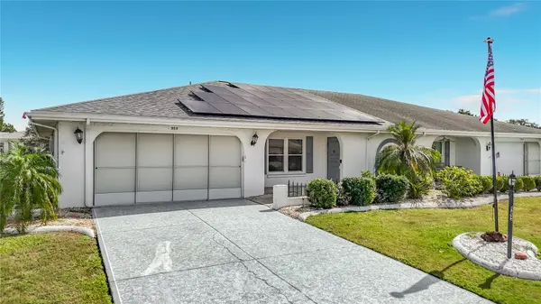 905 BLUEWATER DR, Sun City Center, FL 33573
