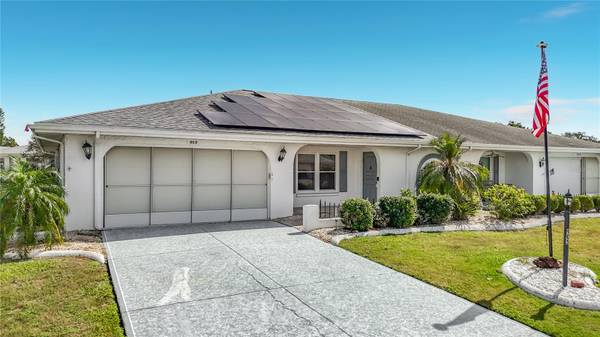 905 BLUEWATER DR, Sun City Center, FL 33573