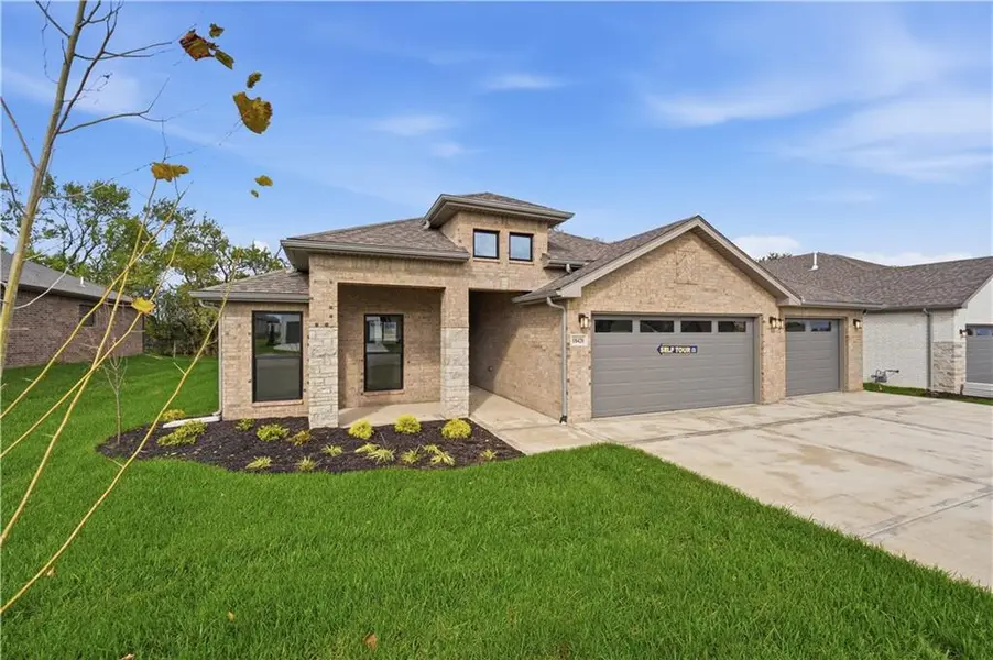 18420 W 195th ST, Spring Hill, KS 66083