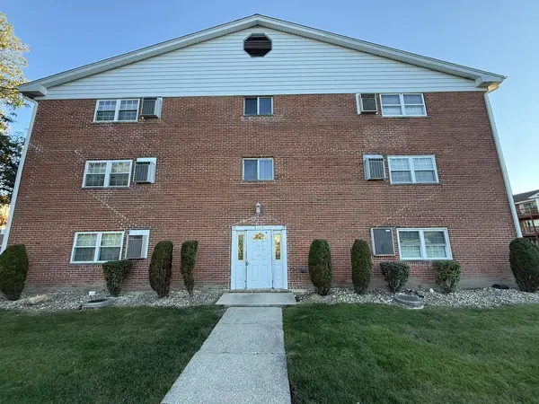 6115 W 94th ST #C2, Oak Lawn, IL 60453