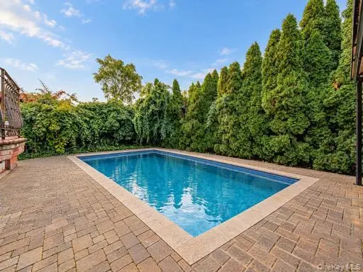 11024 69th AVE, Forest Hills, NY 11375