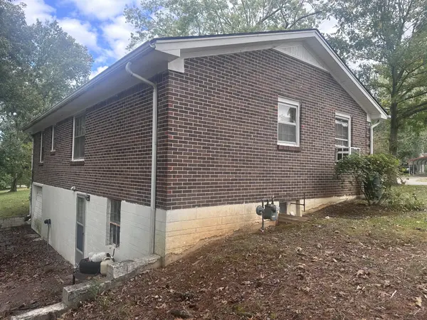 323 Randall St, Lawrenceburg, TN 38464
