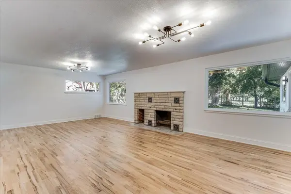 930 N Roosevelt Ave., Wichita, KS 67208
