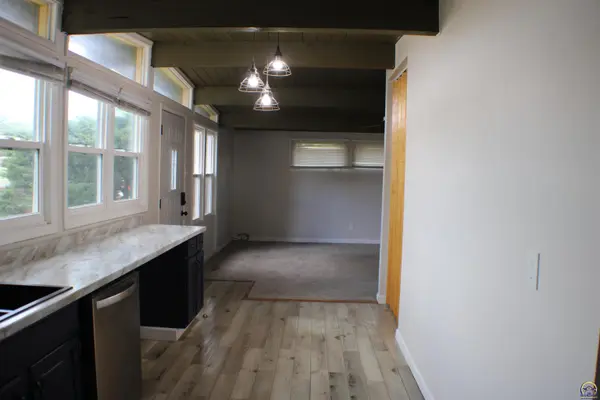 1621 SW 24th ST, Topeka, KS 66611