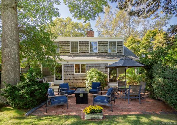 32 Aberdeen LN, Southampton, NY 11968