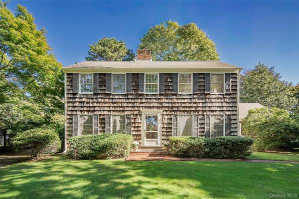 32 Aberdeen LN, Southampton, NY 11968
