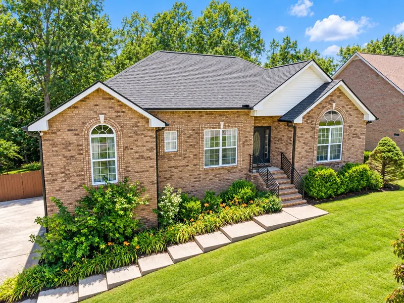 4092 Summit Dr, Greenbrier, TN 37073