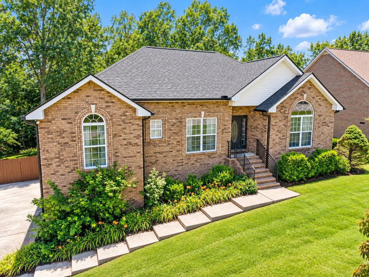4092 Summit Dr, Greenbrier, TN 37073