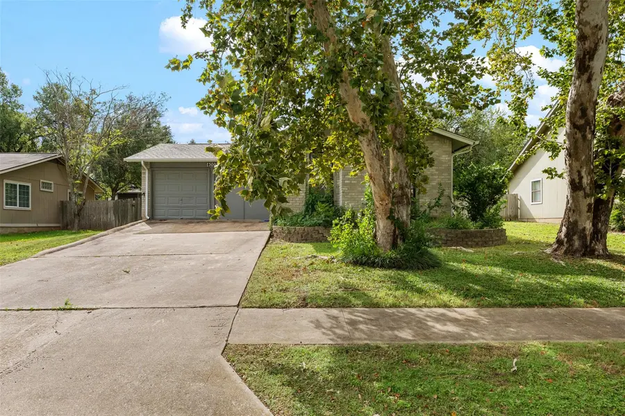 4009 Hillside DR, Round Rock, TX 78681