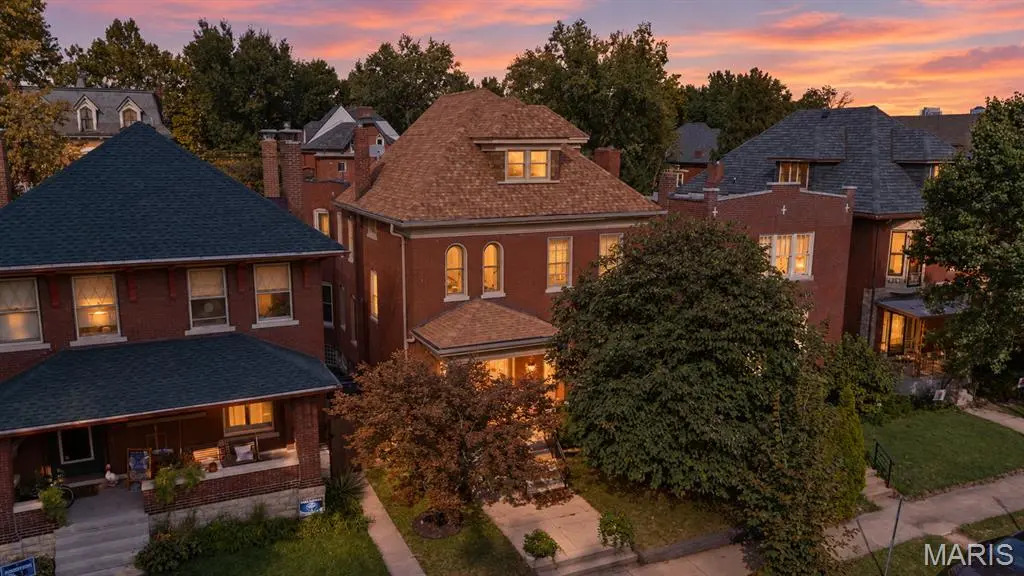 3009 Allen AVE, St Louis, MO 63104