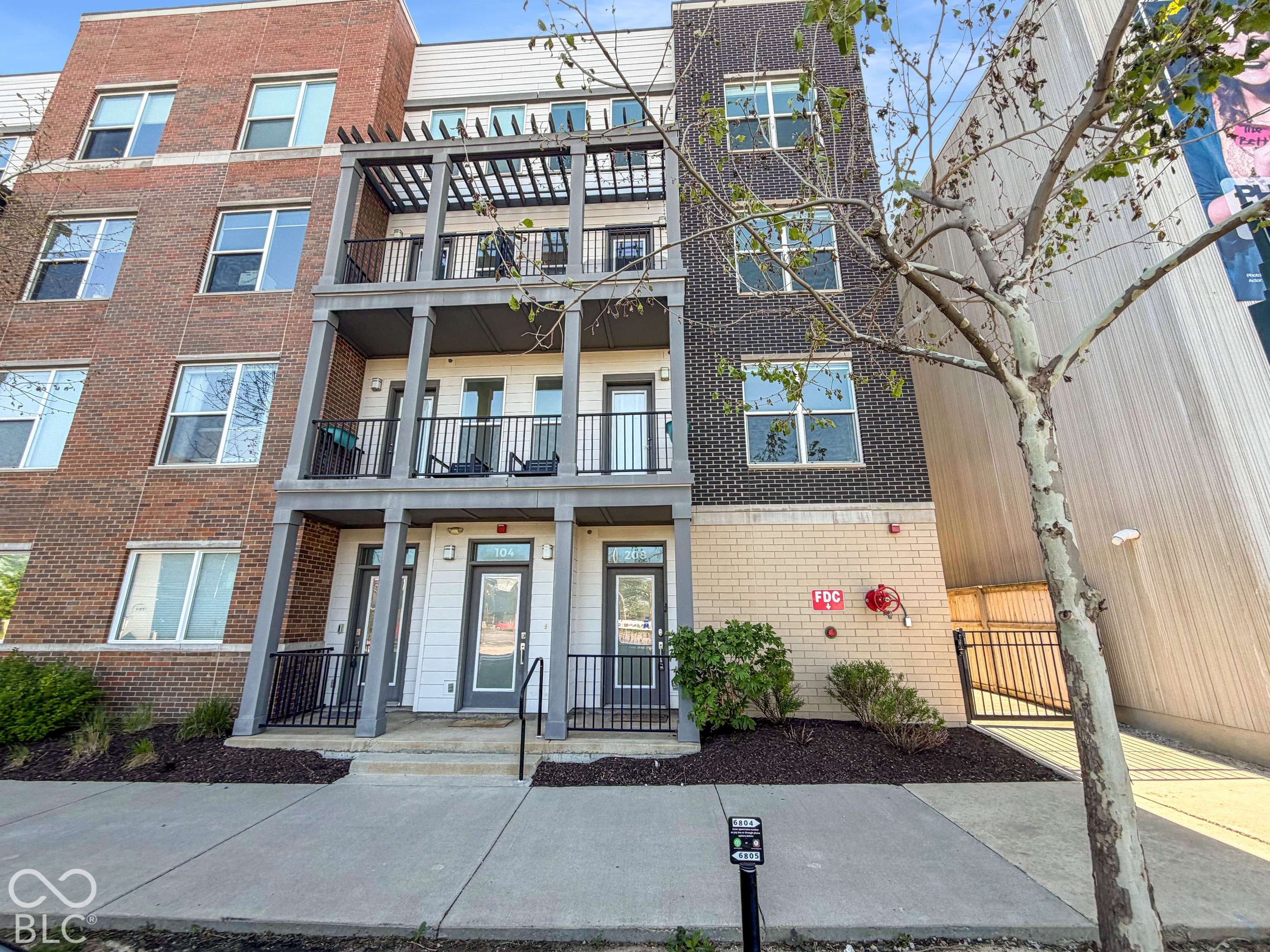 727 N Illinois ST #UNIT 208, Indianapolis, IN 46204