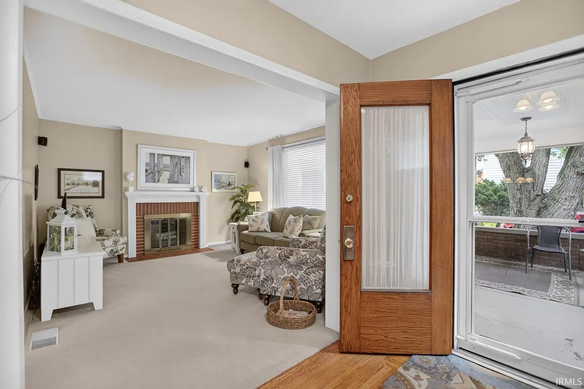 320 E Park DR, Huntington, IN 46750