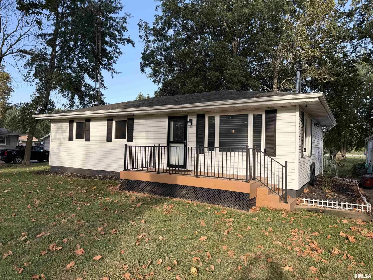 8158 S Vigal RD, Pawnee, IL 62558