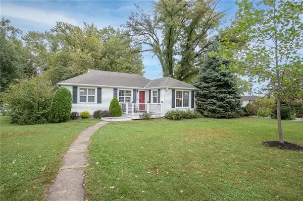 400 NW Frances RD, Lee's Summit, MO 64063