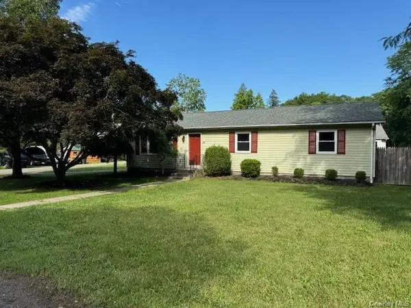 21 Sackett SQ, Chester, NY 10918