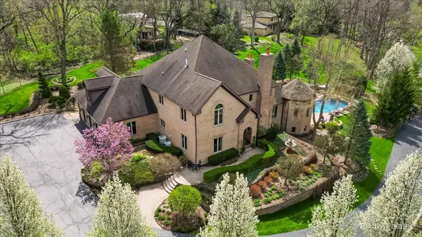 10018 Haegers Bend RD, Barrington Hills, IL 60010