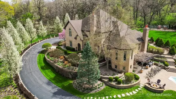 10018 Haegers Bend RD, Barrington Hills, IL 60010