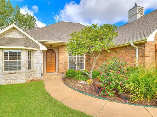 1612 Lady LN, Shawnee, OK 74804