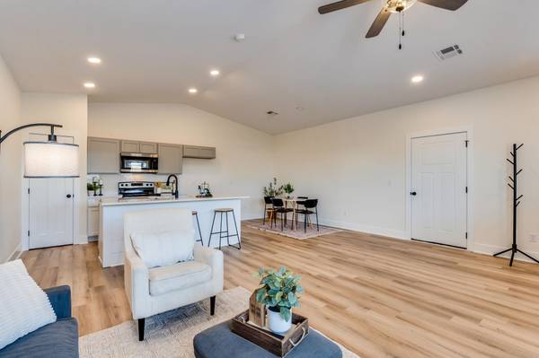 5644 E Bristol, Bel Aire, KS 67220