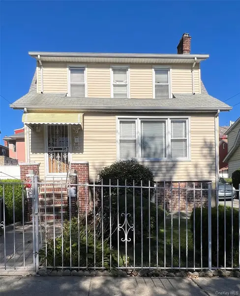 821 Cranford AVE, Bronx, NY 10470