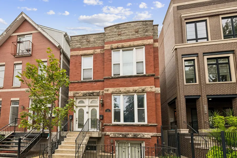740 W SCHUBERT AVE, Chicago, IL 60614