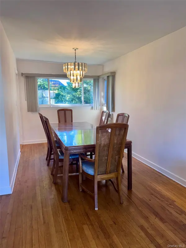 625 Knollwood DR, West Hempstead, NY 11552