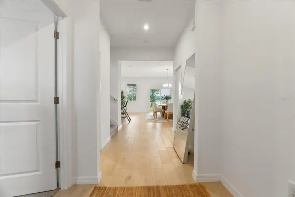 1742 BLUE LAGOON CIR, Mascotte, FL 34753