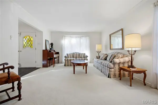 1071 Port Diane DR, St Louis, MO 63146