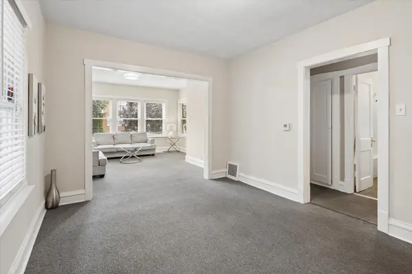 5245 W Carmen AVE, Chicago, IL 60630