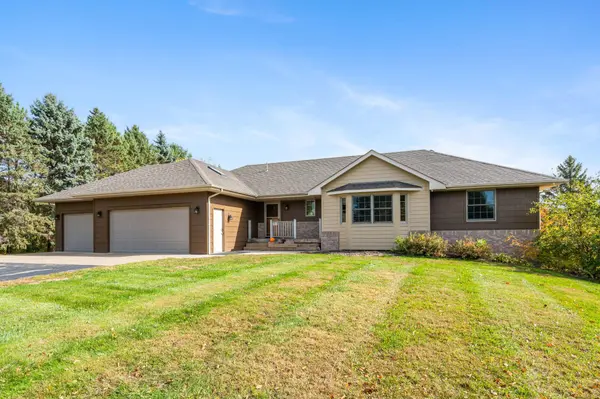 5681 277th ST, Wyoming, MN 55092