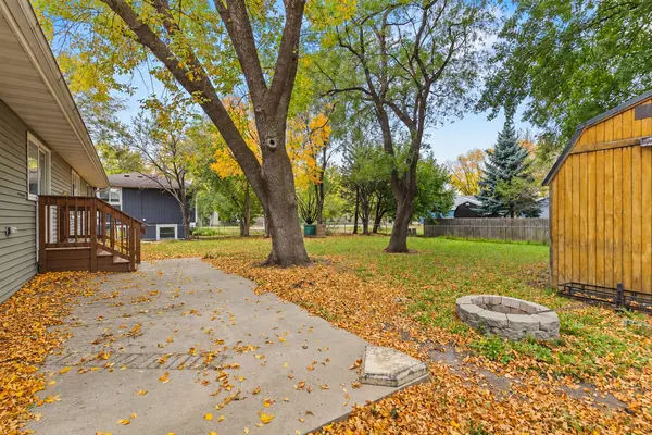 303 E Lyon ST, Marshall, MN 56258
