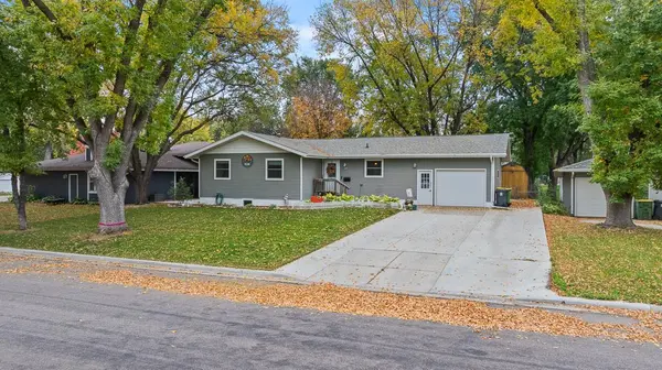 303 E Lyon ST, Marshall, MN 56258