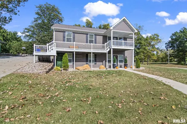 110 Ivy Glen DR, Chatham, IL 62629-0000